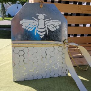 Bee Tin Sign