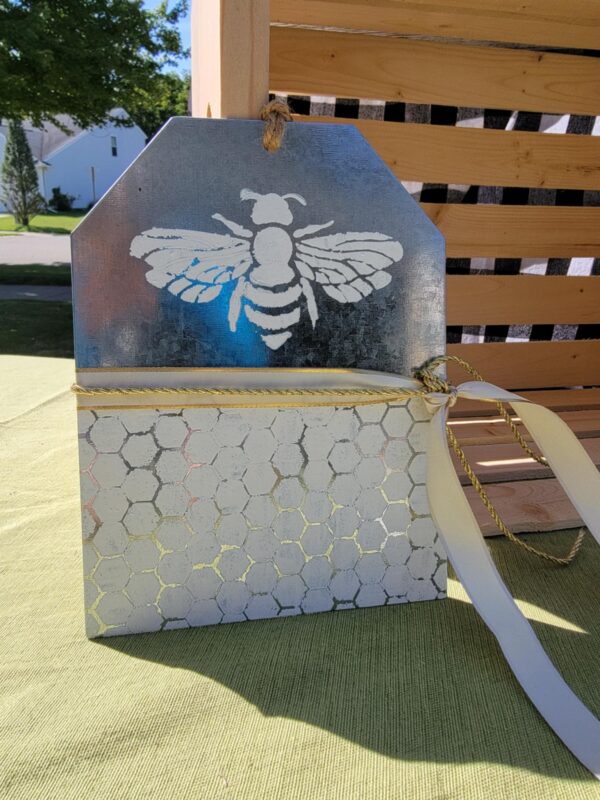 Bee Tin Sign